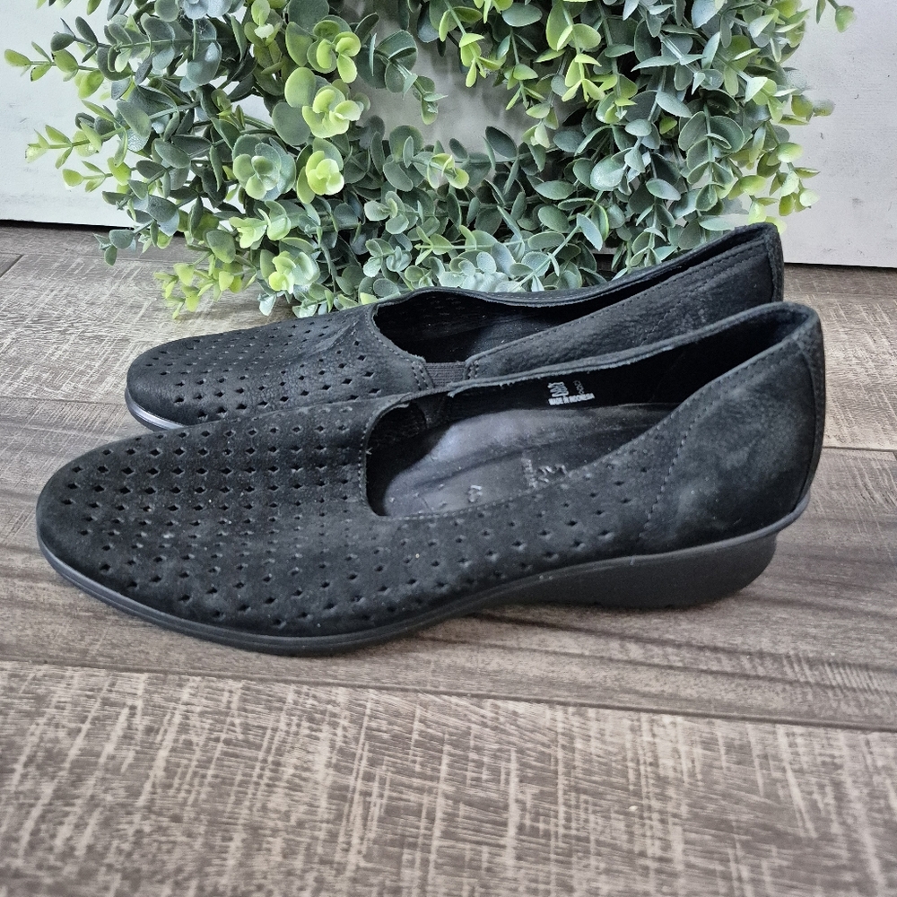 Ecco Felicia Perforated Black Nubuck Suede Shoes Womens Size EU 40 US 9/9.5